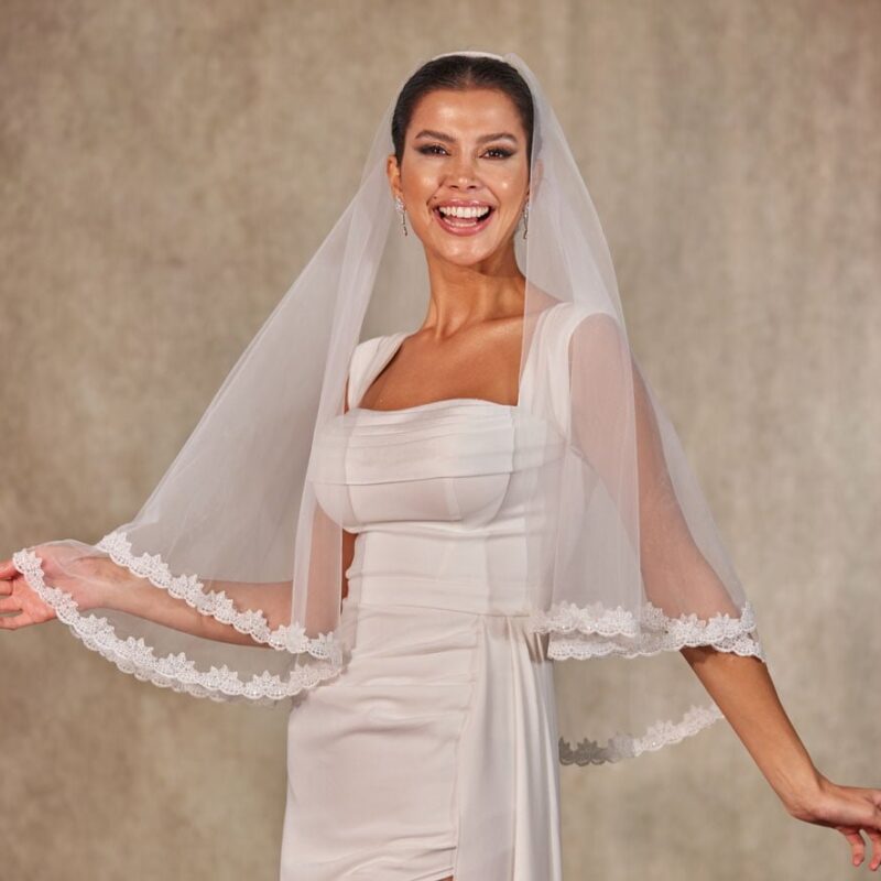 Lace Trim Bridal Veil with Blusher, Short Lace Veil for Bride