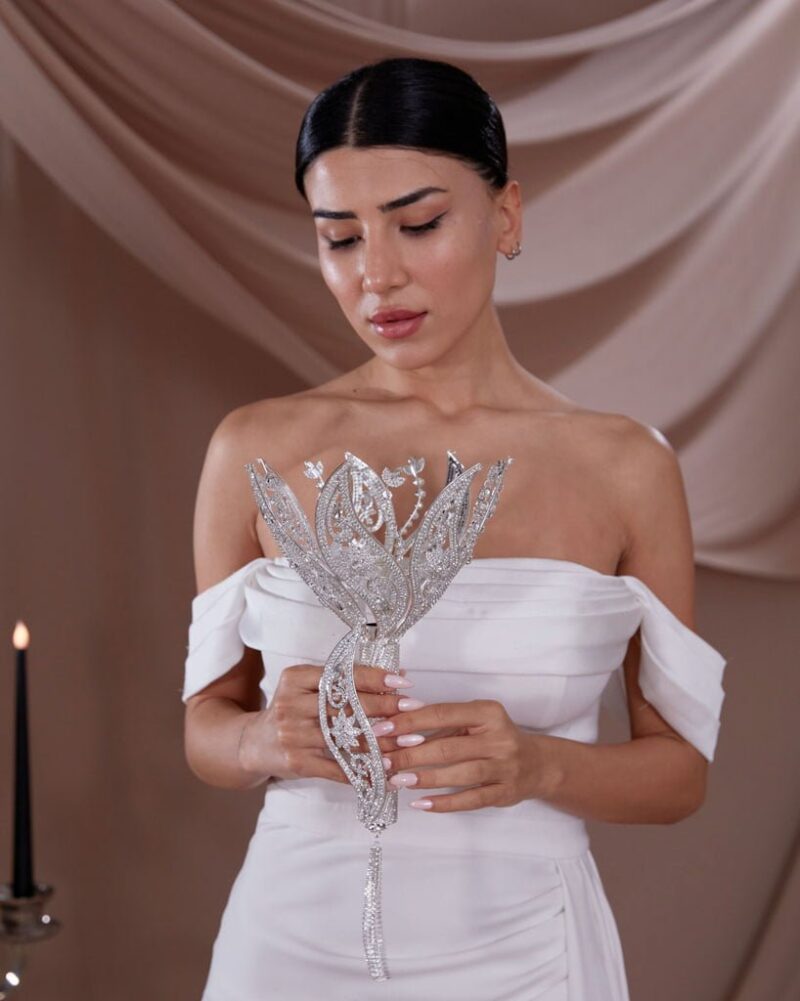 Bride Bouquet Holder, Silver Color, Luxury Wedding Accessories