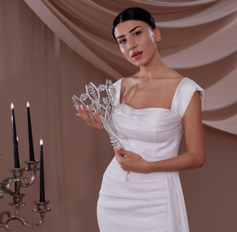 Bride Bouquet Holder, Silver Color, Luxury Wedding Accessories