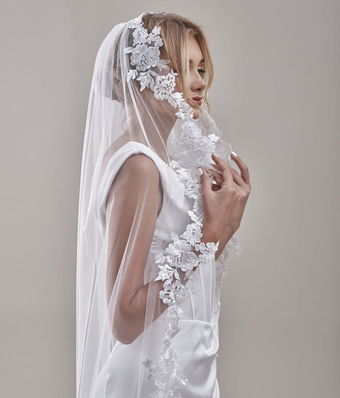 Mantilla Veil with Lace Edge, Floral Veil -D206