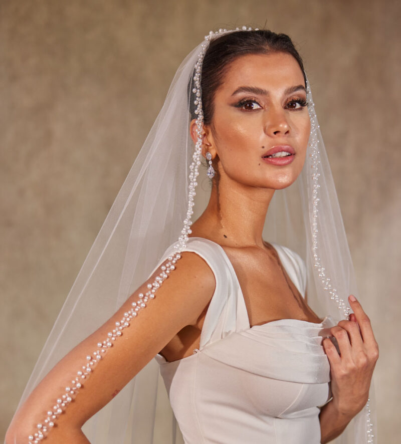 Elegant Handcrafted Wedding Veil with Pearl and Beads